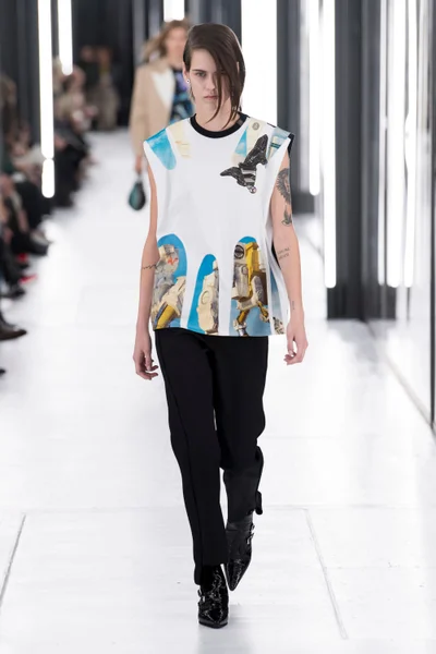 Look 3